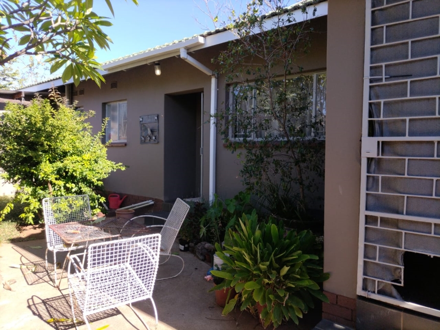 3 Bedroom Property for Sale in Protea Park North West